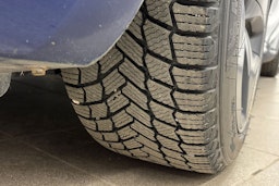 Sininen Tesla Model 3 2019 kuva 22.