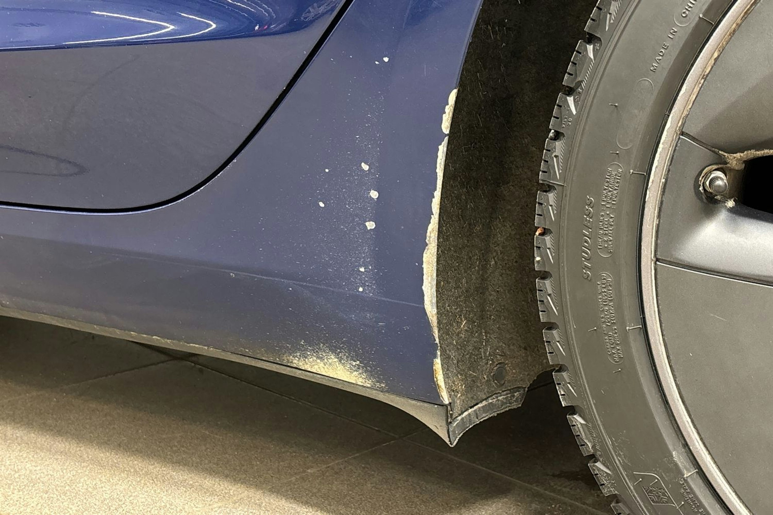 Sininen Tesla Model 3 2019 kuva 25.