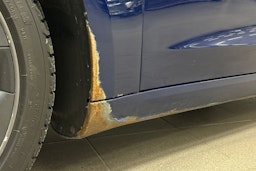 Sininen Tesla Model 3 2019 kuva 26.