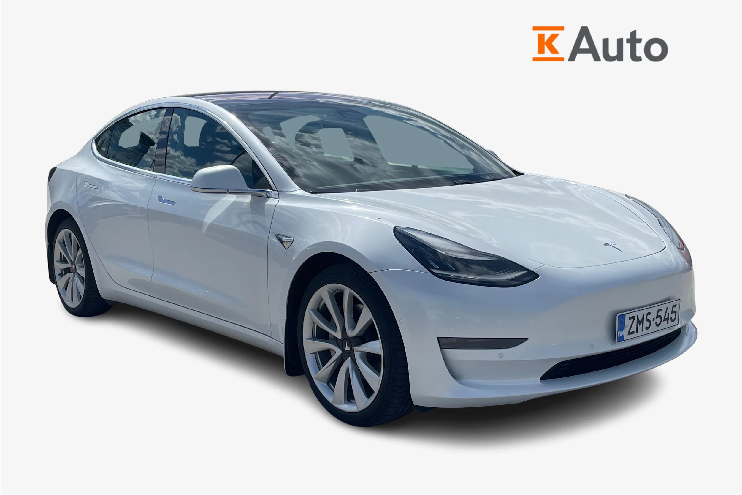 valkoinen Tesla Model 3 2019 kuva 1.