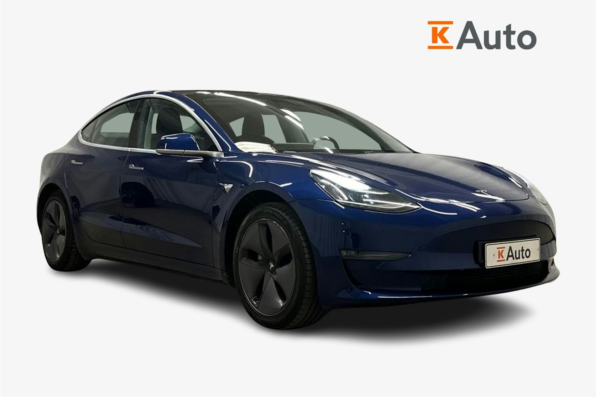 sininen Tesla Model 3 2020 kuva 1.