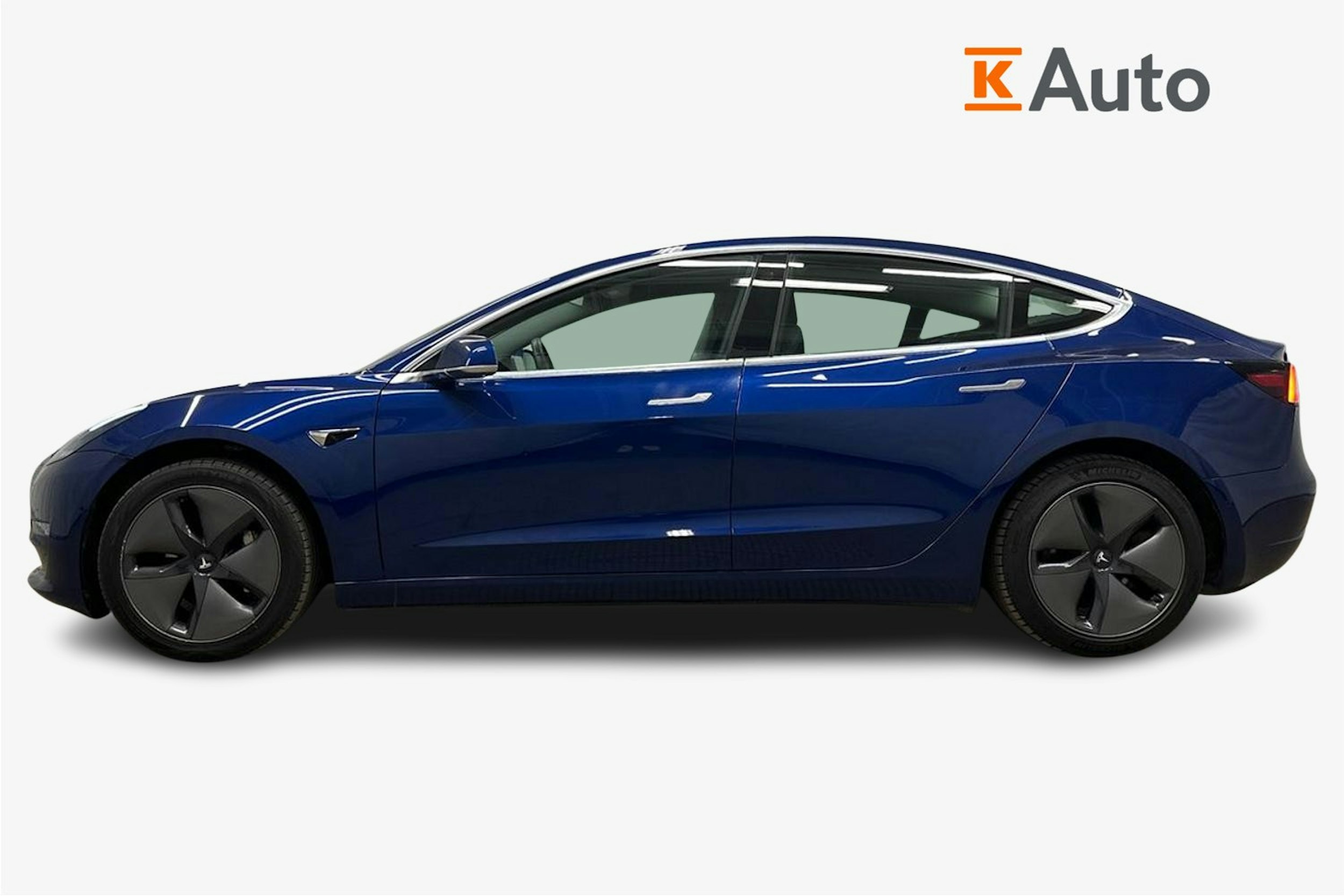 sininen Tesla Model 3 2020 kuva 6.