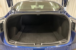 sininen Tesla Model 3 2020 kuva 14.