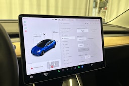 sininen Tesla Model 3 2020 kuva 21.
