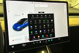 sininen Tesla Model 3 2020 kuva 25.