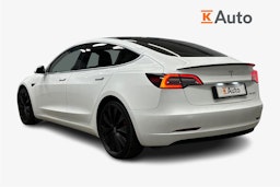 valkoinen Tesla Model 3 2020 kuva 2.