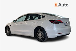 Valkoinen Tesla Model 3 2020 kuva 2.