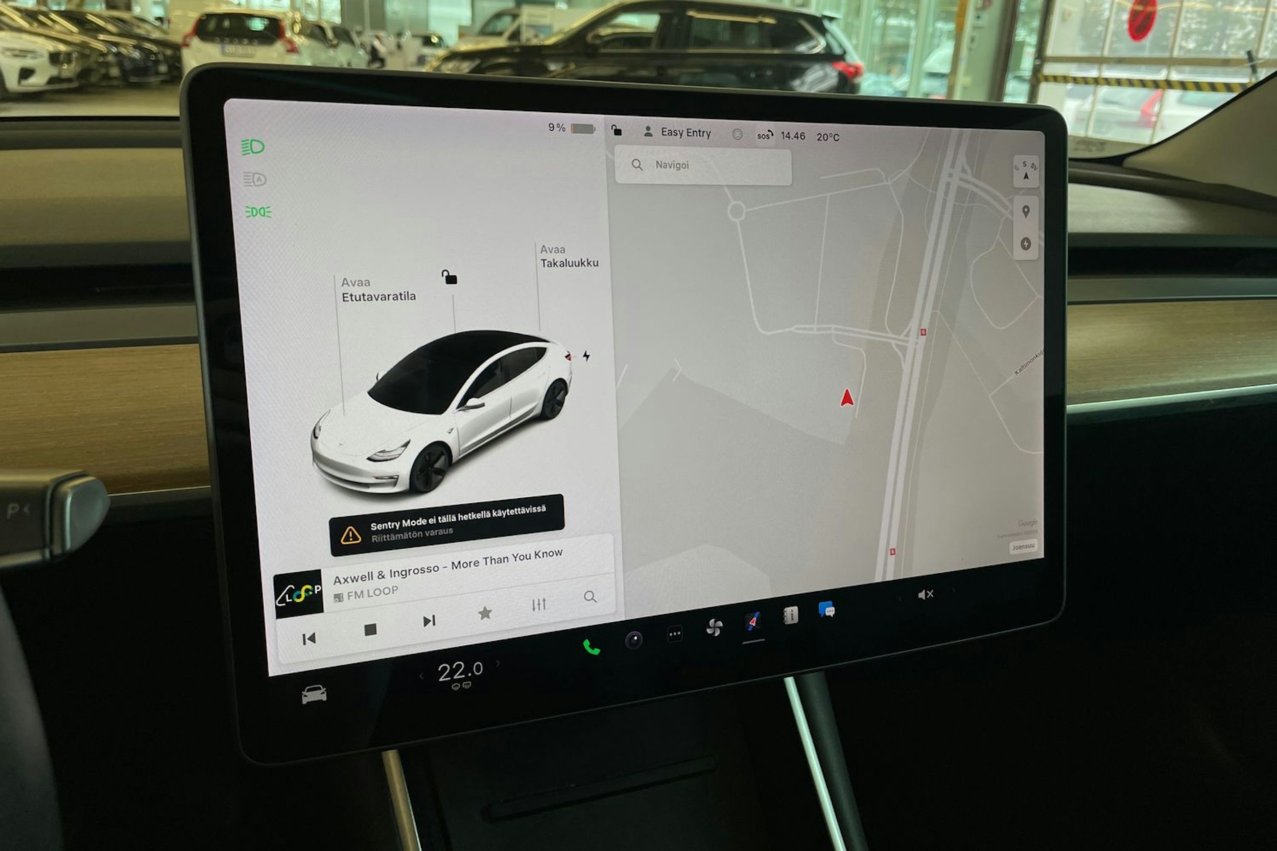 Valkoinen Tesla Model 3 2020 kuva 16.