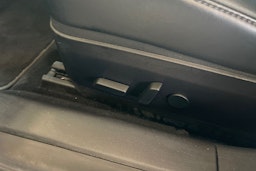 Valkoinen Tesla Model 3 2020 kuva 23.