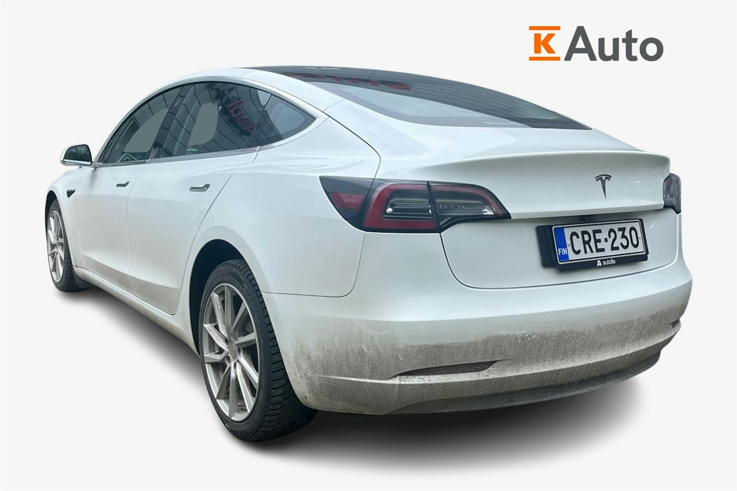 valkoinen Tesla Model 3 2020 kuva 2.