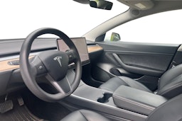 valkoinen Tesla Model 3 2020 kuva 3.