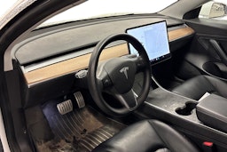 valkoinen Tesla Model 3 2020 kuva 3.