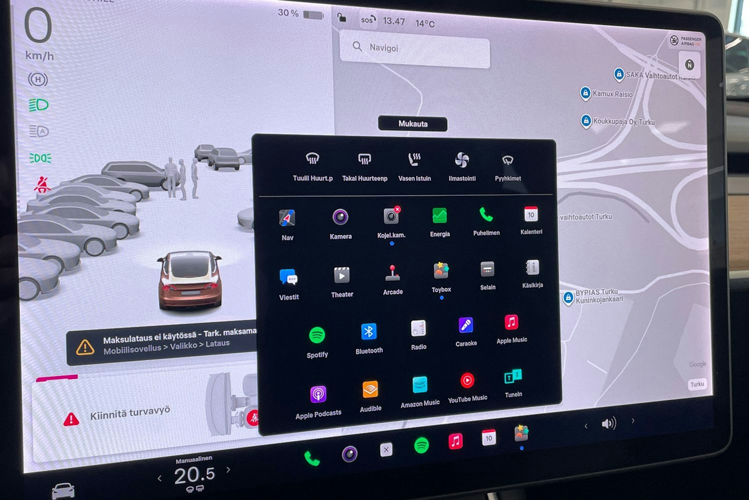 valkoinen Tesla Model 3 2020 kuva 20.