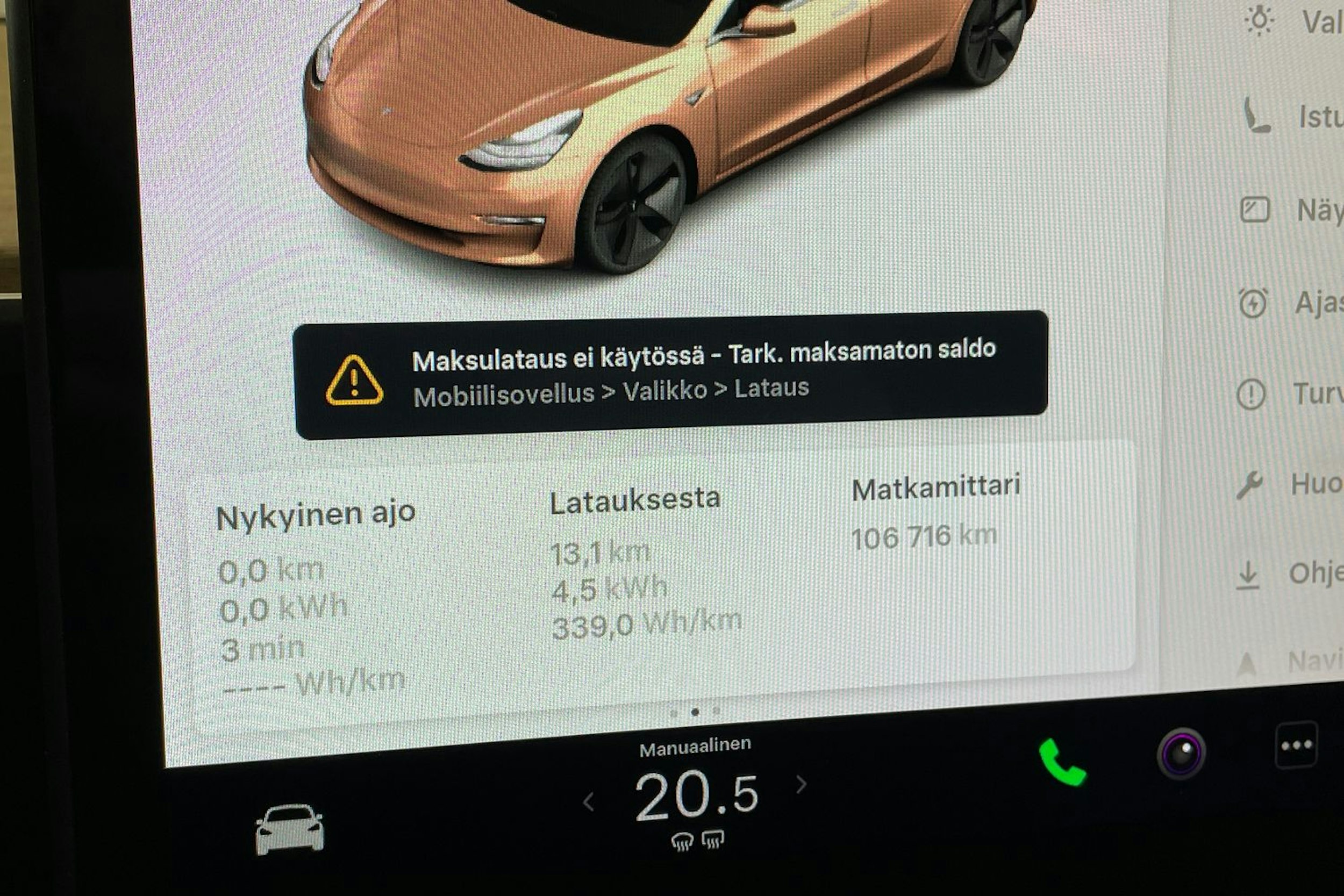 valkoinen Tesla Model 3 2020 kuva 26.