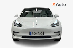 valkoinen Tesla Model 3 2020 kuva 4.