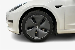 valkoinen Tesla Model 3 2020 kuva 9.