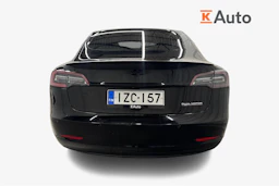 Musta Tesla Model 3 2020 kuva 4.