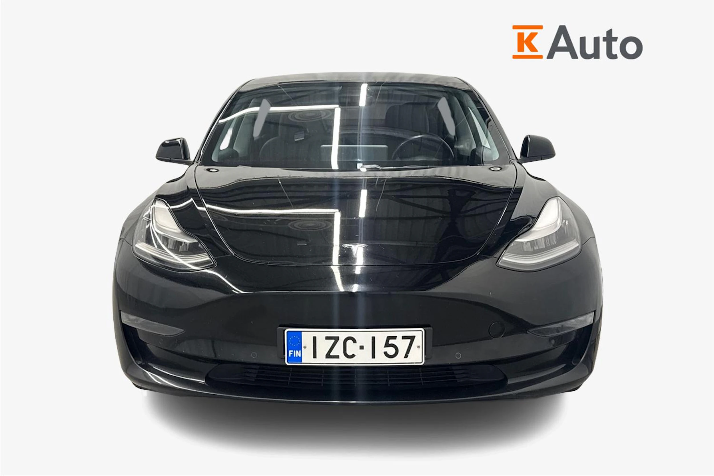 Musta Tesla Model 3 2020 kuva 5.