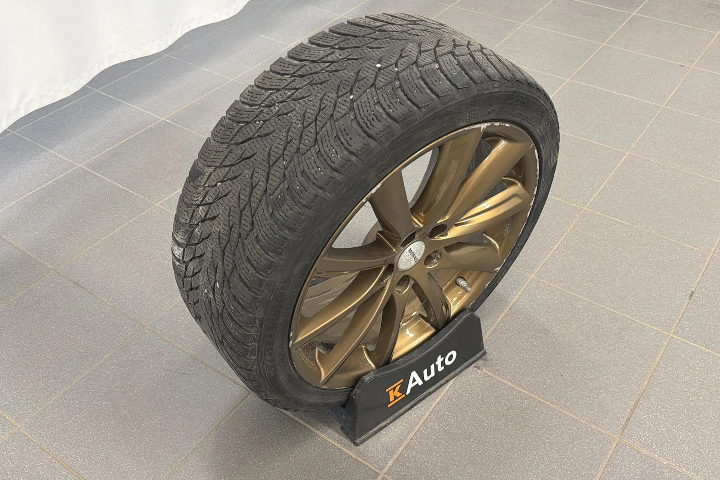 musta Tesla Model 3 2020 kuva 30.