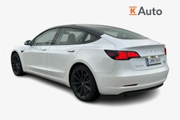 Valkoinen Tesla Model 3 2020 kuva 2.