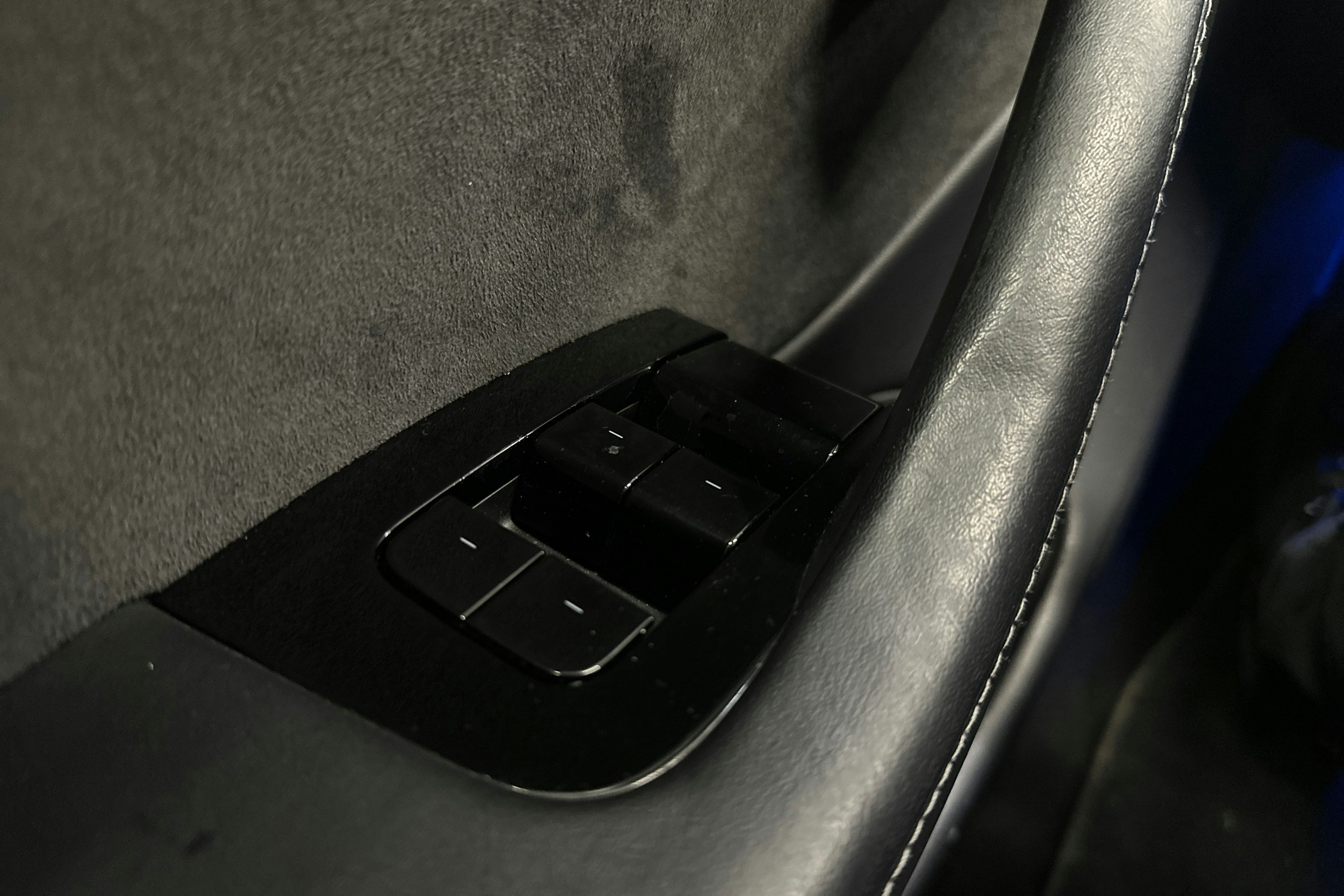 Valkoinen Tesla Model 3 2020 kuva 20.