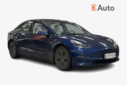 sininen Tesla Model 3 2021 kuva 1.