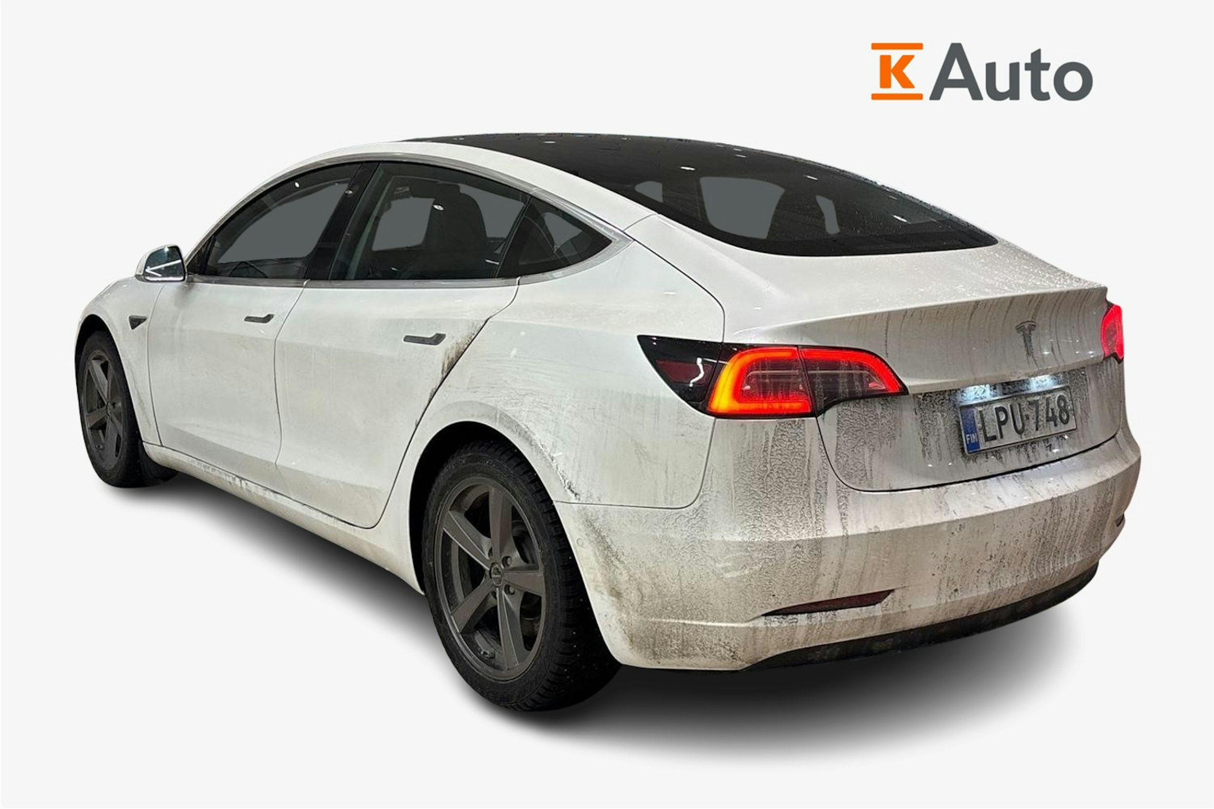 valkoinen Tesla Model 3 2020 kuva 2.