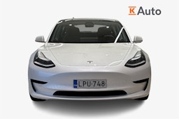 valkoinen Tesla Model 3 2020 kuva 5.