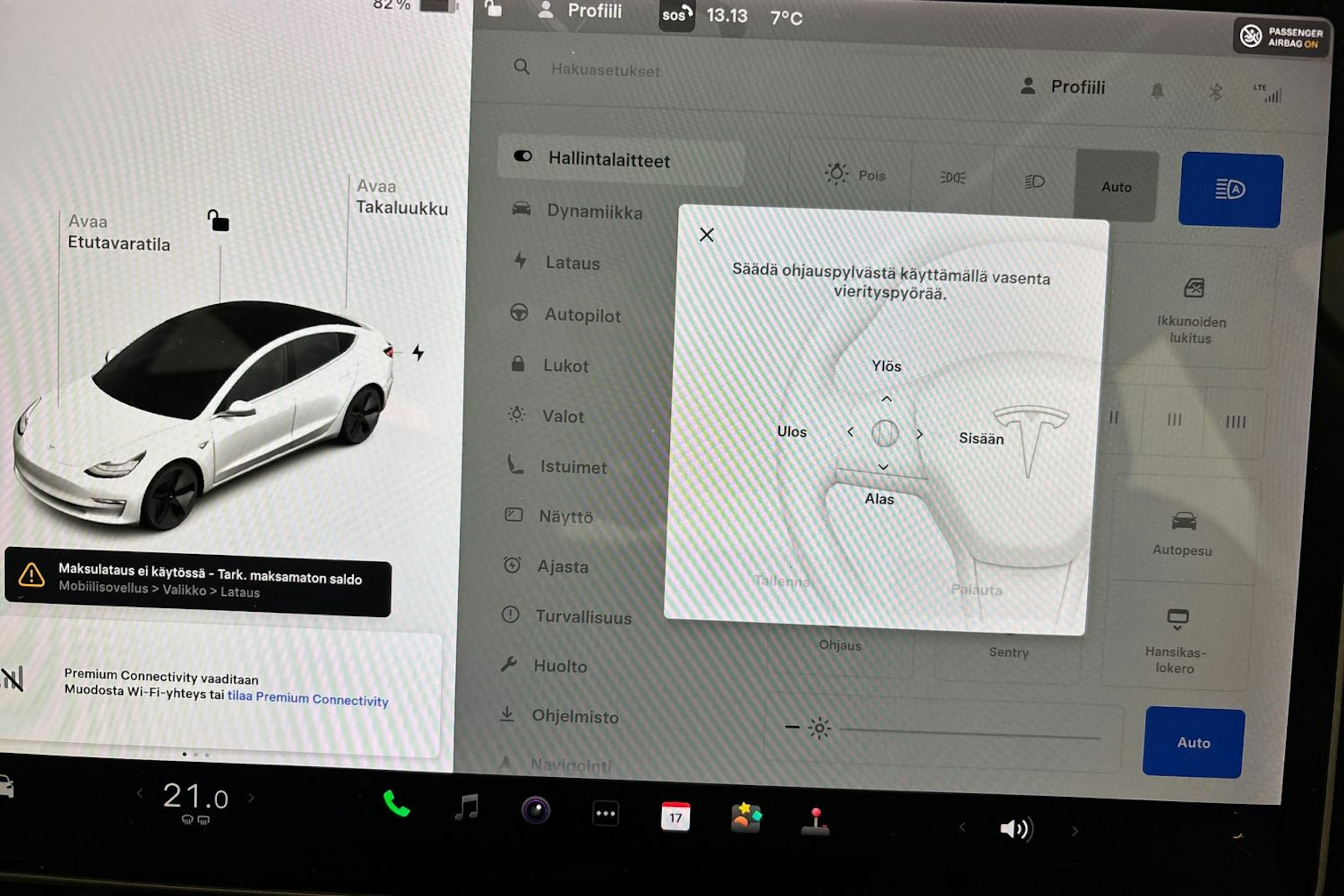 valkoinen Tesla Model 3 2020 kuva 17.