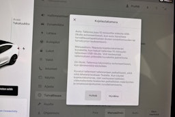 valkoinen Tesla Model 3 2020 kuva 25.