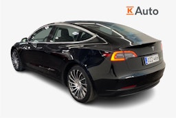 musta Tesla Model 3 2020 kuva 2.