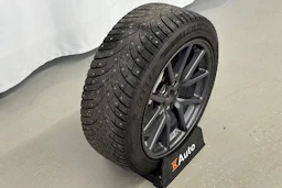 valkoinen Tesla Model 3 2020 kuva 20.