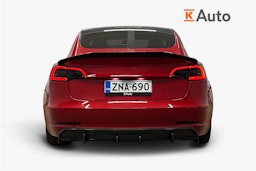 punainen Tesla Model 3 2020 kuva 3.