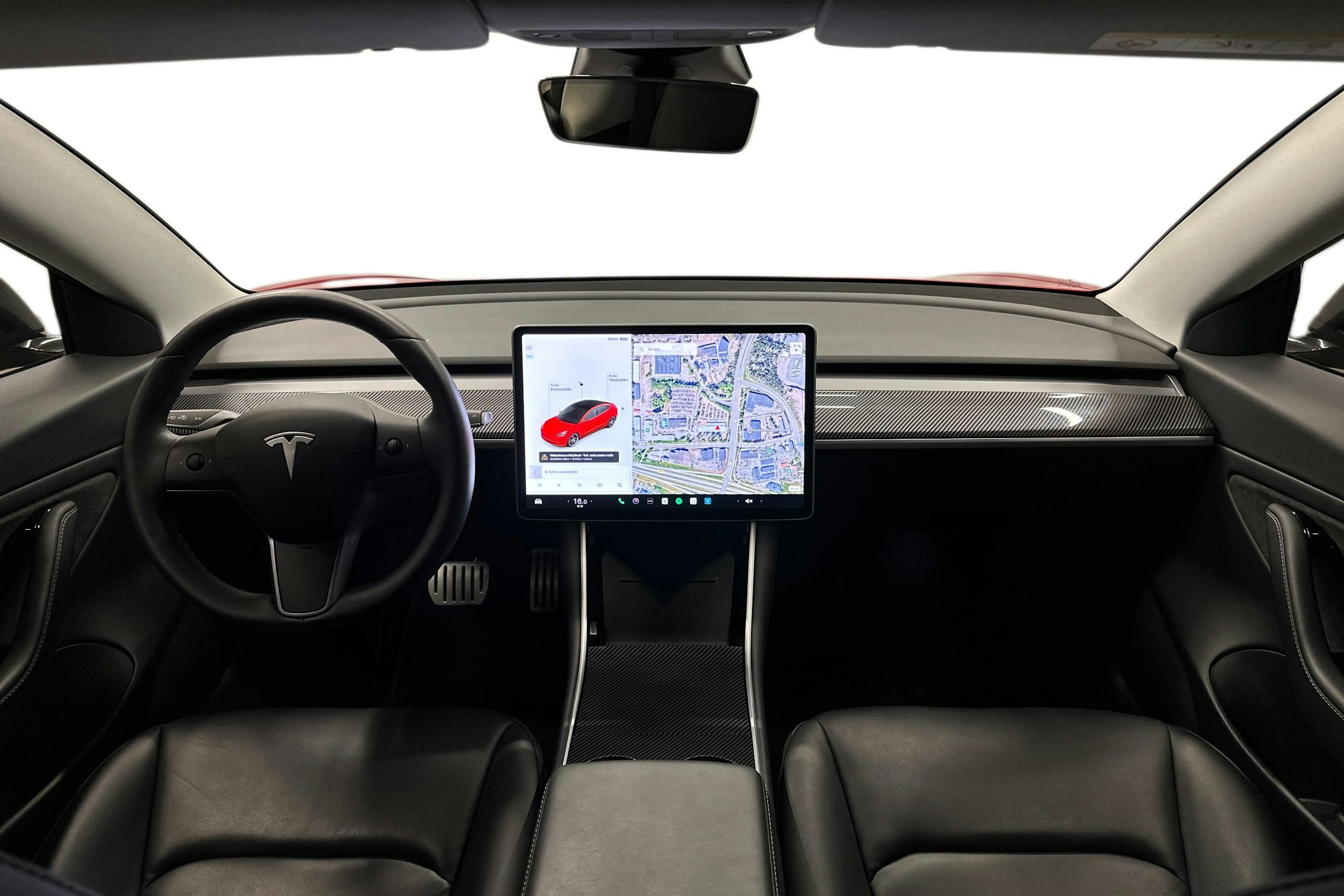 punainen Tesla Model 3 2020 kuva 10.