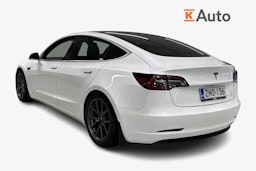 Valkoinen Tesla Model 3 2020 kuva 2.