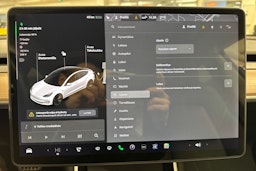 Valkoinen Tesla Model 3 2020 kuva 16.