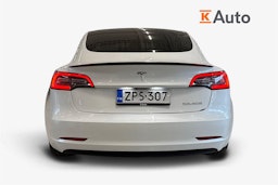 valkoinen Tesla Model 3 2020 kuva 5.
