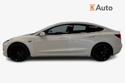 valkoinen Tesla Model 3 2020 kuva 11.