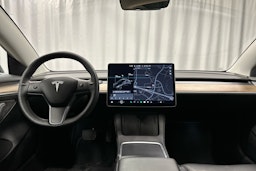 musta Tesla Model 3 2021 kuva 7.