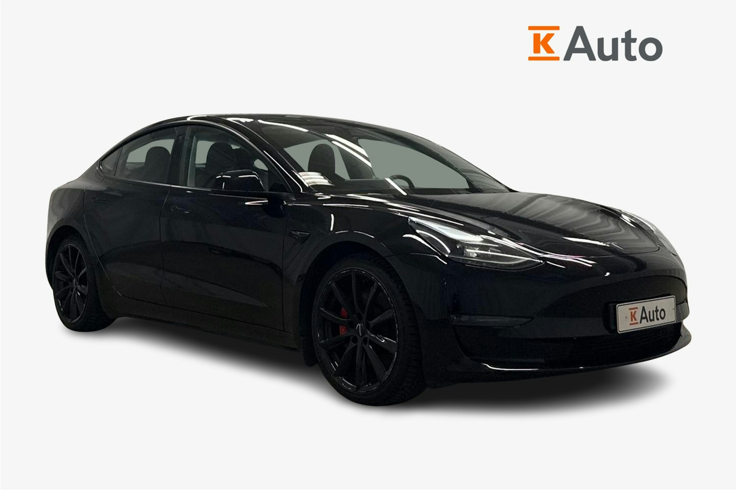 musta Tesla Model 3 2021 kuva 1.