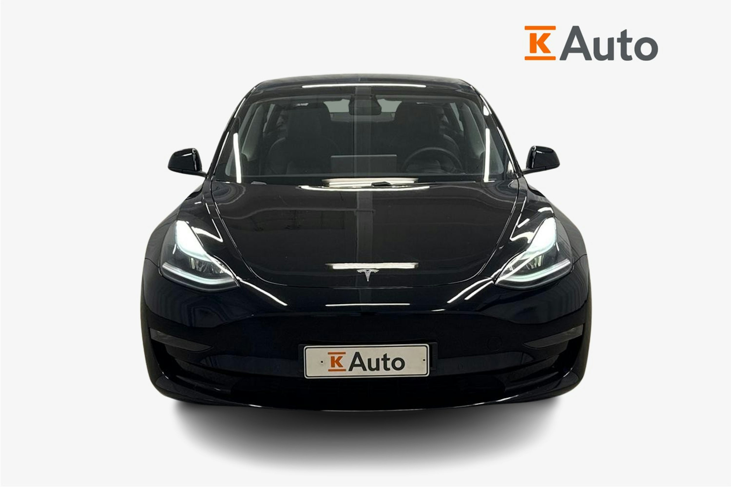 musta Tesla Model 3 2021 kuva 5.