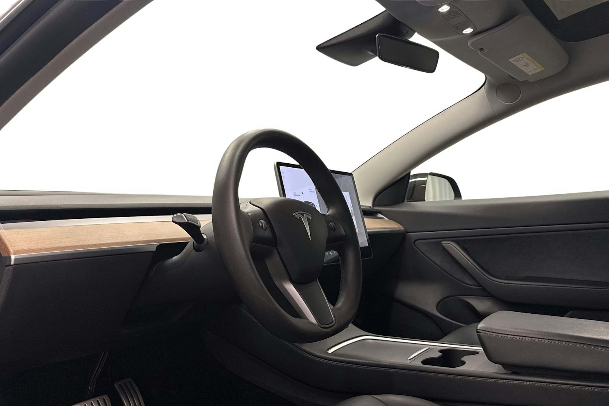 musta Tesla Model 3 2021 kuva 7.