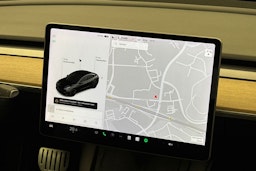 musta Tesla Model 3 2021 kuva 17.