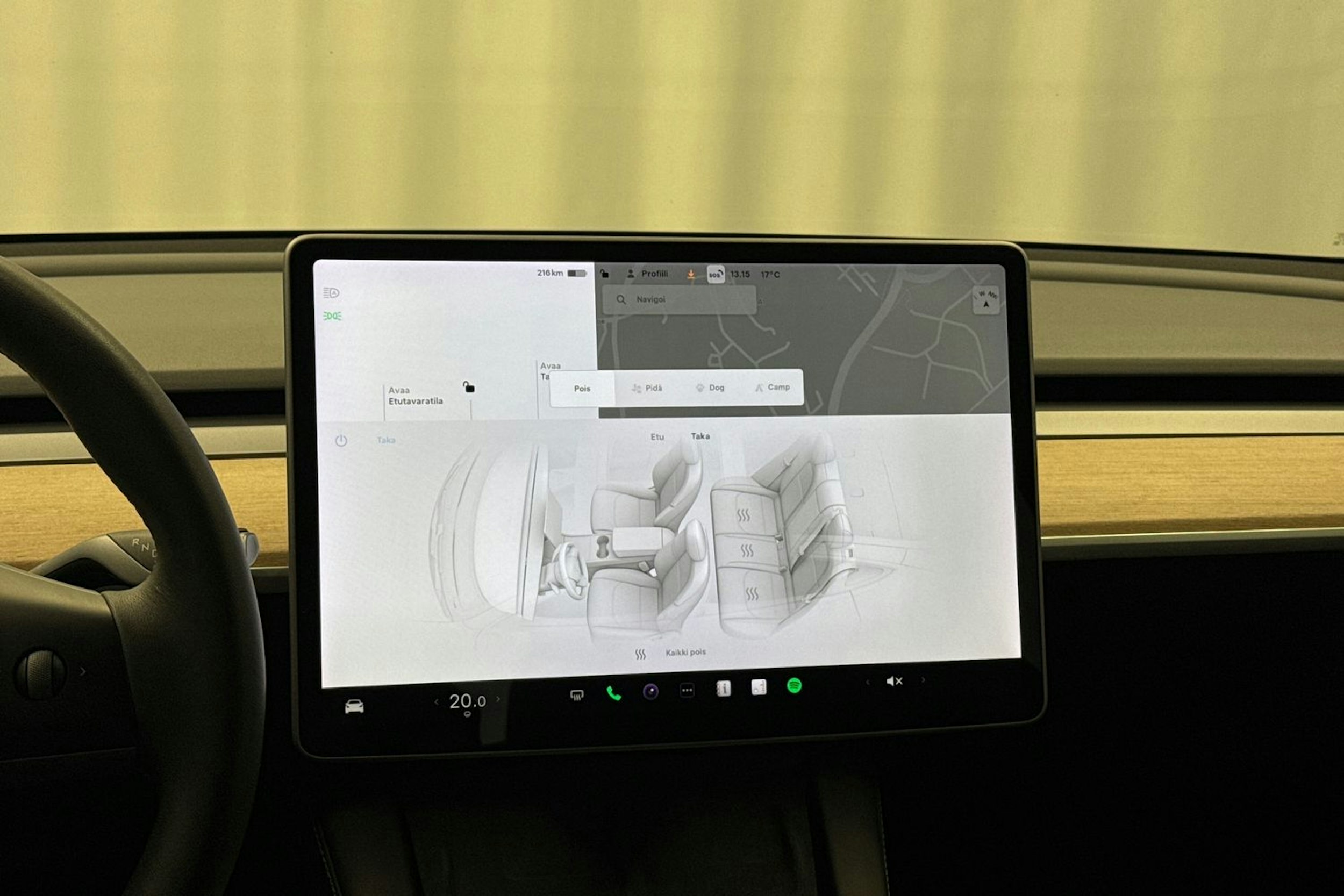 musta Tesla Model 3 2021 kuva 21.