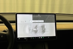 musta Tesla Model 3 2021 kuva 21.