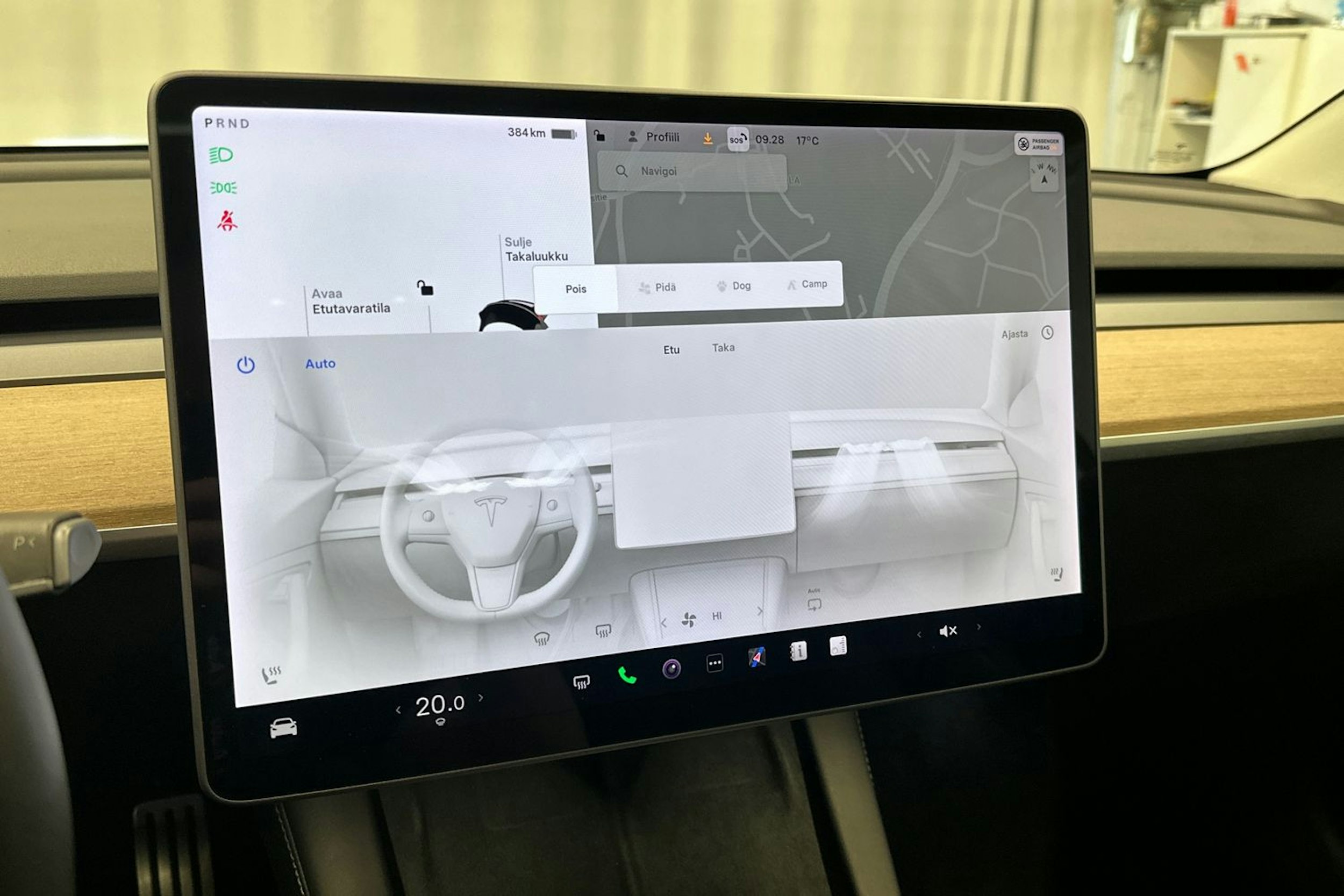 musta Tesla Model 3 2021 kuva 31.