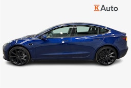 sininen Tesla Model 3 2021 kuva 6.