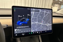 sininen Tesla Model 3 2021 kuva 14.