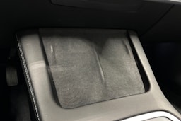 sininen Tesla Model 3 2021 kuva 20.