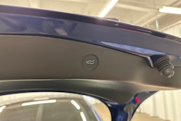sininen Tesla Model 3 2021 kuva 25.